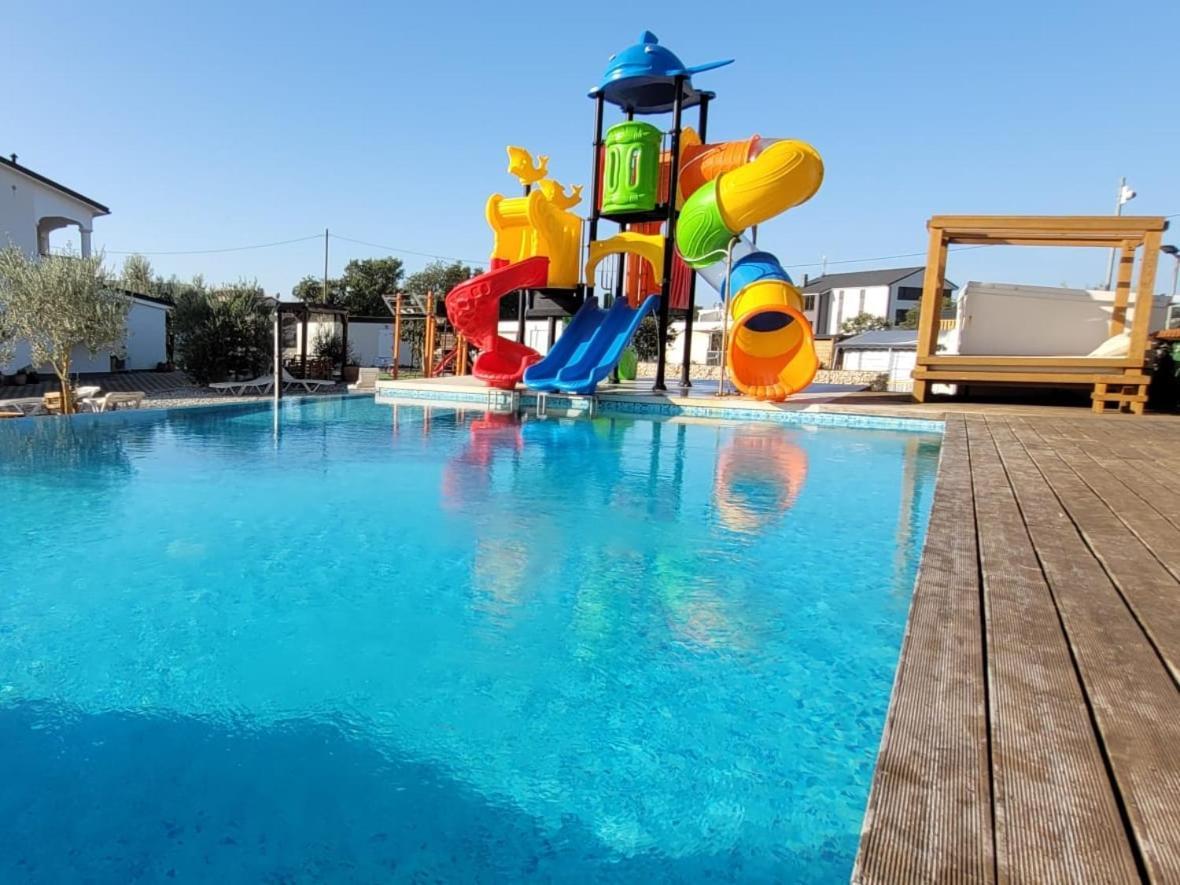 Mobilehome Elena Premium With Pool, Istria Banjole Εξωτερικό φωτογραφία